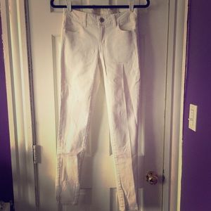 White skinny jeans